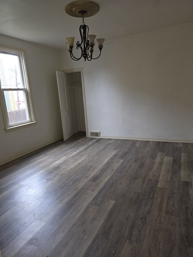 Photo - Large 4 Bedroom 2 Bath in Mt. Washington