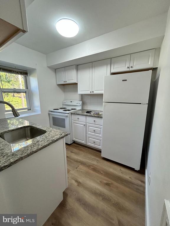 Photo - 176 Davisville Rd Unit 4