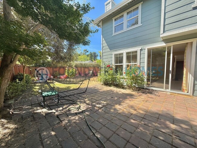 Photo - Rare 5BD Corner Lot Home in Hamilton Southgate — Soaring Ceilings & Hardwood Floors - FOUNDATION