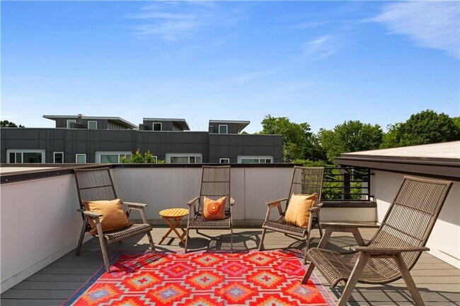 Photo - 415 Gartrell St SE