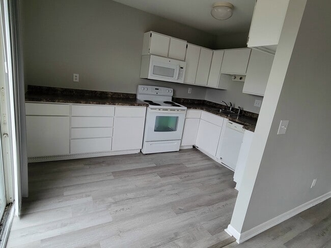 Oakhurst Apartments