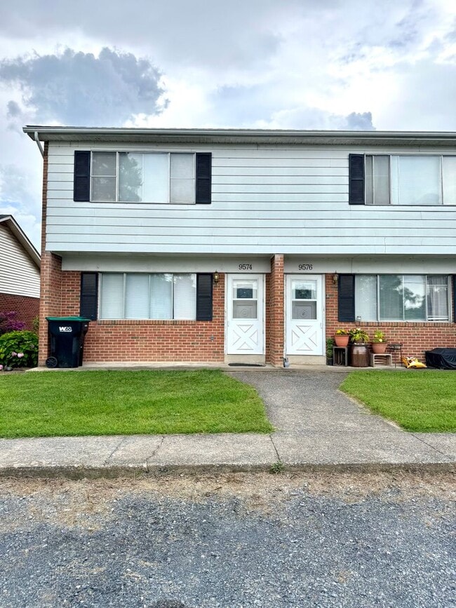 Photo - Charming 3 Bedroom Townhouse in New Market