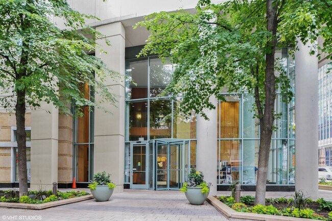 Photo - 345 N LaSalle St Unit 1505