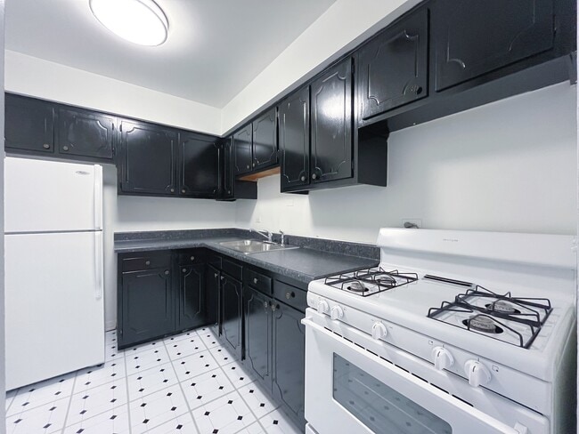 Photo - 516 W Melrose St