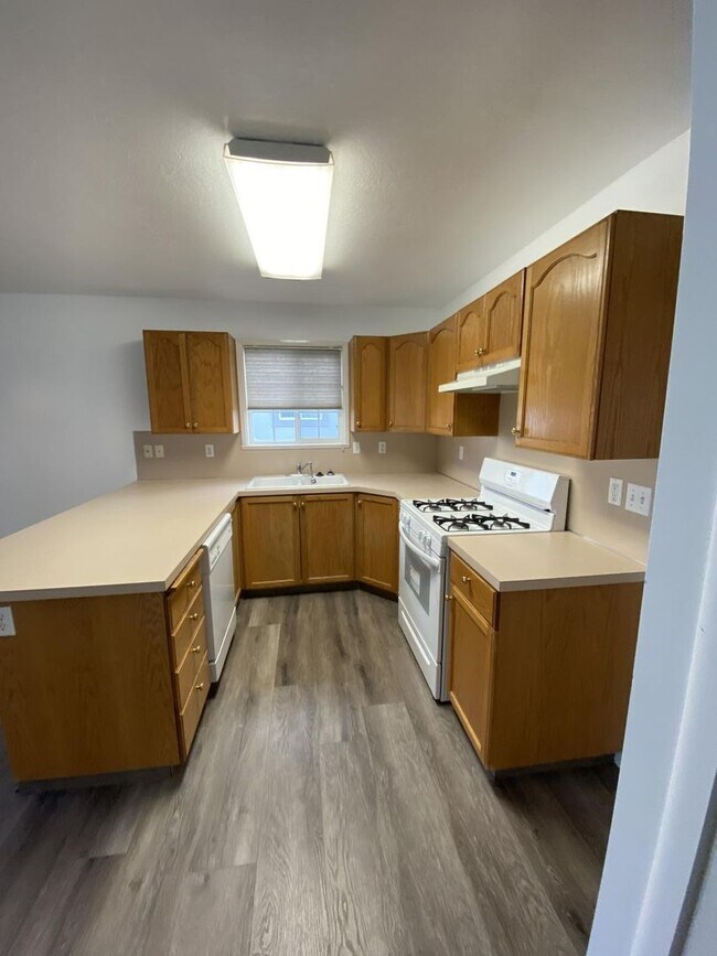 Photo - 1556 Talon Dr