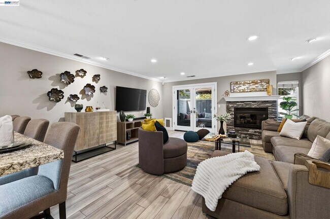 4125 Amberwood Cir