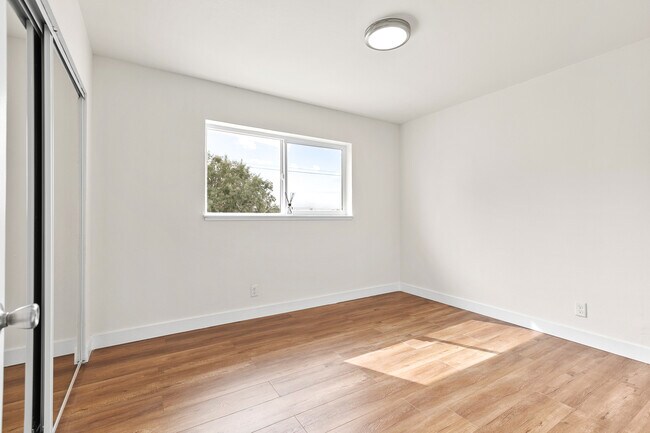 Photo - 13657 Fran St