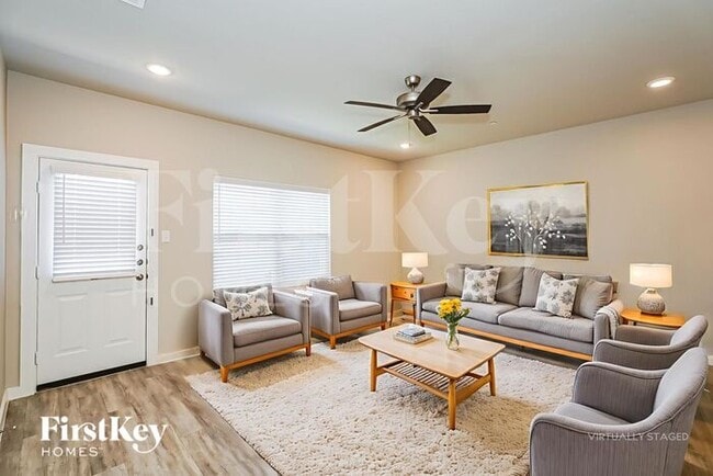 Photo - 319 Aveen Path