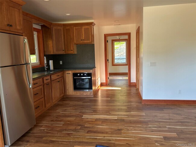 Photo - 21 Highland St