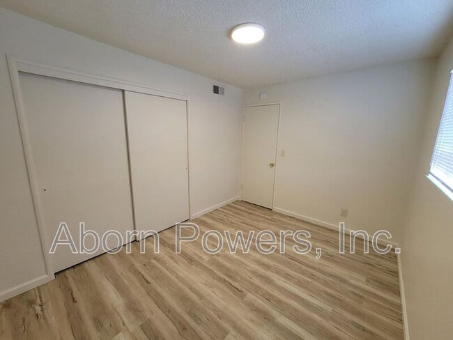 Photo - 1255 Williams Way