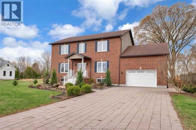 Photo - 140 Main St W