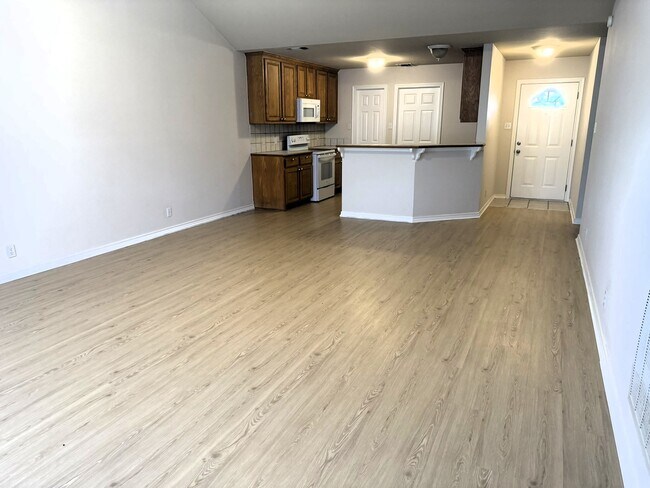 Living Area - 307 Sunset Blvd Unidad 307