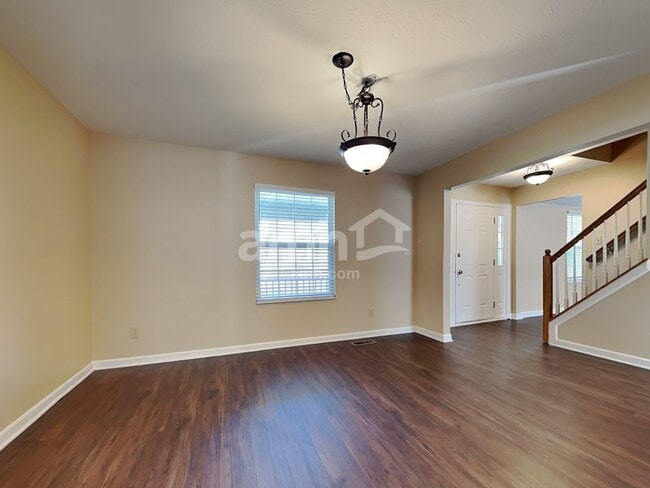 Photo - 15 Churchill Manor Ct