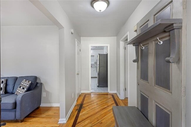 Photo - 1246 Elgin Way