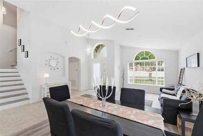 Photo - 748 Stonewyk Way