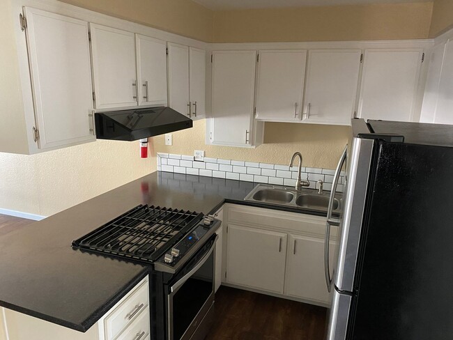 $2,500 - 2 Bed 1.5 Bath Duplex Unit in Spr... - $2,500 - 2 Bed 1.5 Bath Duplex Condo Unit in Spr...