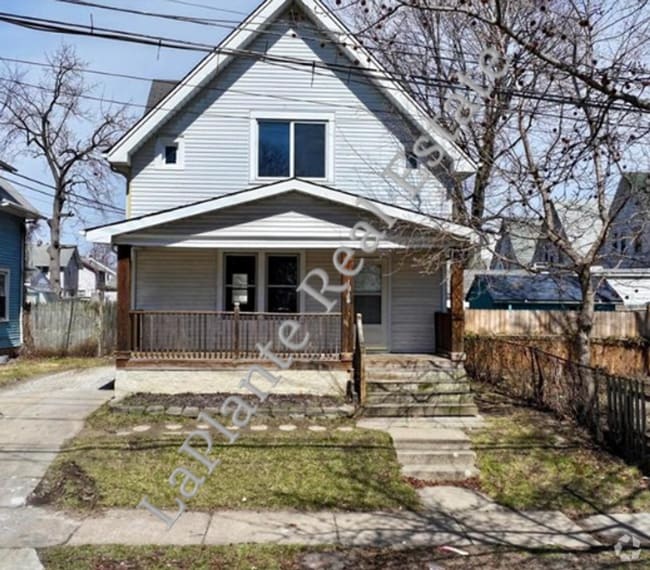 Building Photo - Bright & Spacious 3-Bed Home in Library Vi...