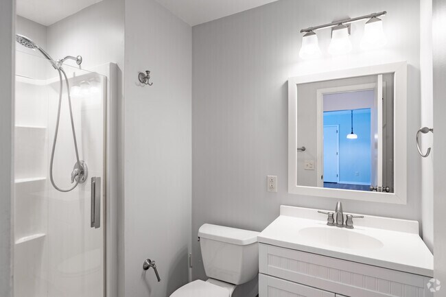 2BR, 2BA - 1,100SF - Second Bathroom