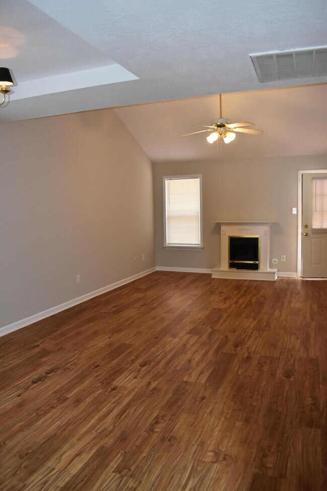 Photo - 354 Crawford Mill Ln