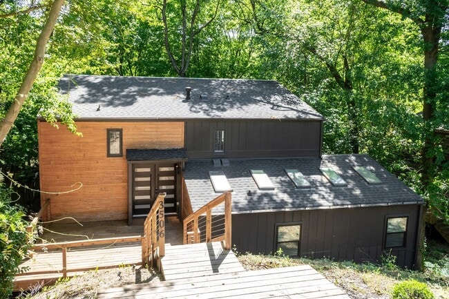 Photo - Ultra Modern Three Bedroom Home!