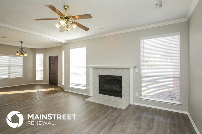 304 Emery Oak Ct
