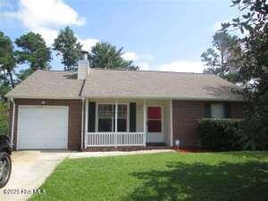 Photo - 207 Spruce Ct House