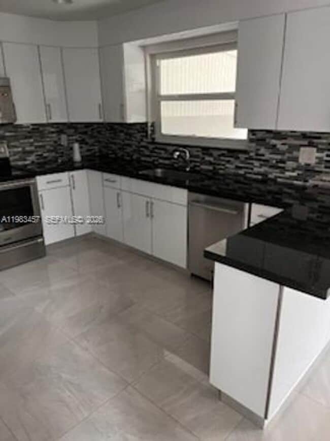 Photo - 11712 SW 13th St