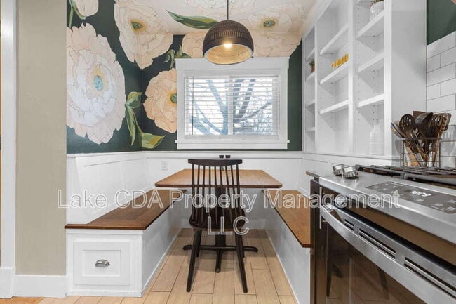 Photo - 950 N 5th St
