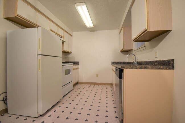 Photo - 3-Bedroom, 1-Bathroom Apartment in the Hea... Unit 3