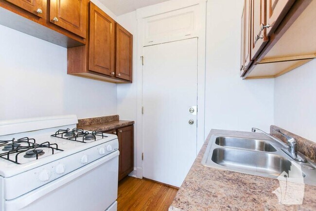 Photo - 2649 N Spaulding Ave