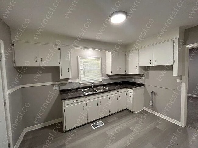 Photo - 1042 Winn St