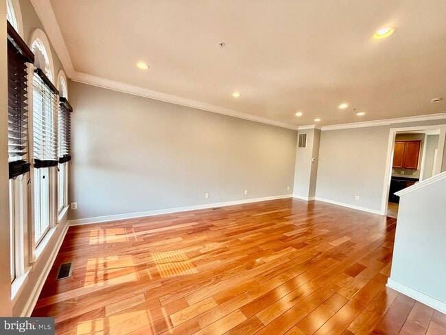 11034 Amherst Ave