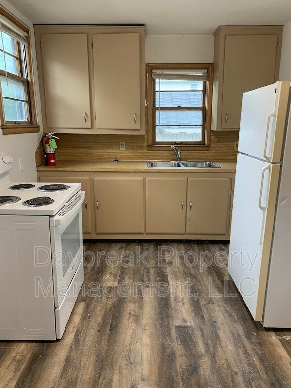 Photo - 1209-11 1/2 11 1/2 St N Rental