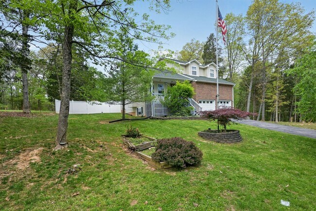 Photo - 373 Redwing Rd