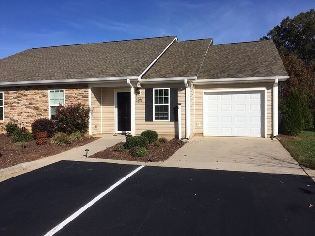 Building Photo - 3225 Hyde Pl Cir