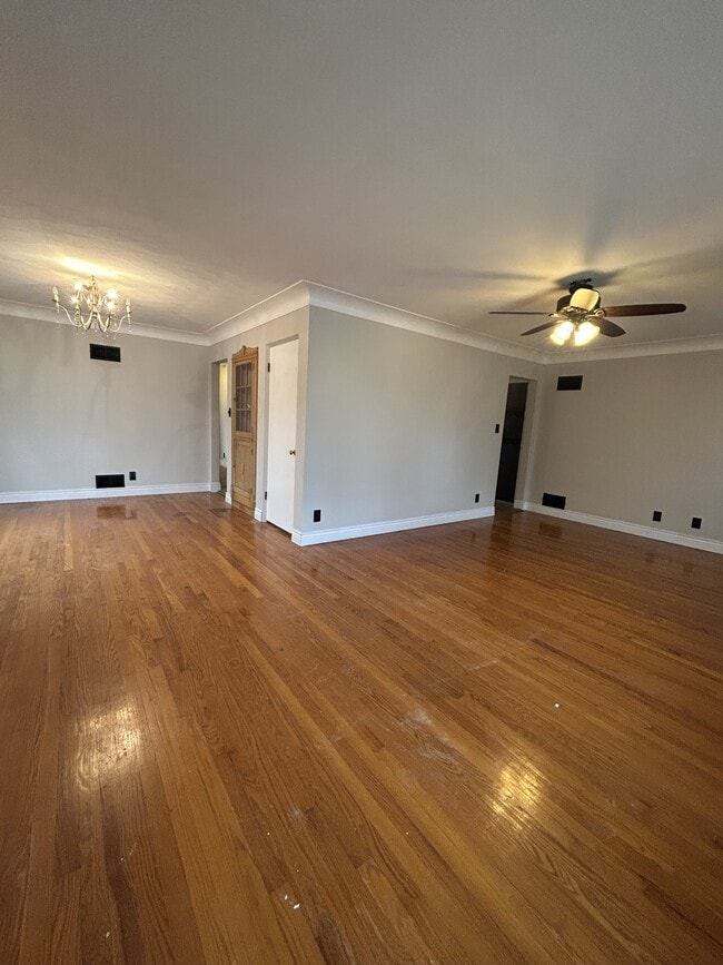 Photo - 2842 State St