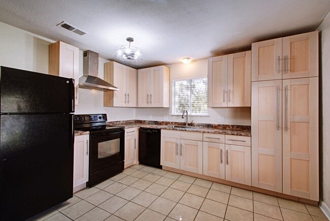 Photo - 6407 Auburn Dr