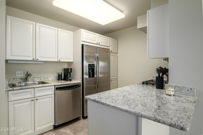 Photo - 4808 N 24TH St Unidad 330