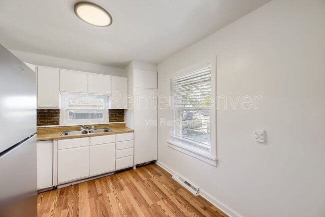 Photo - 1220 Upham St