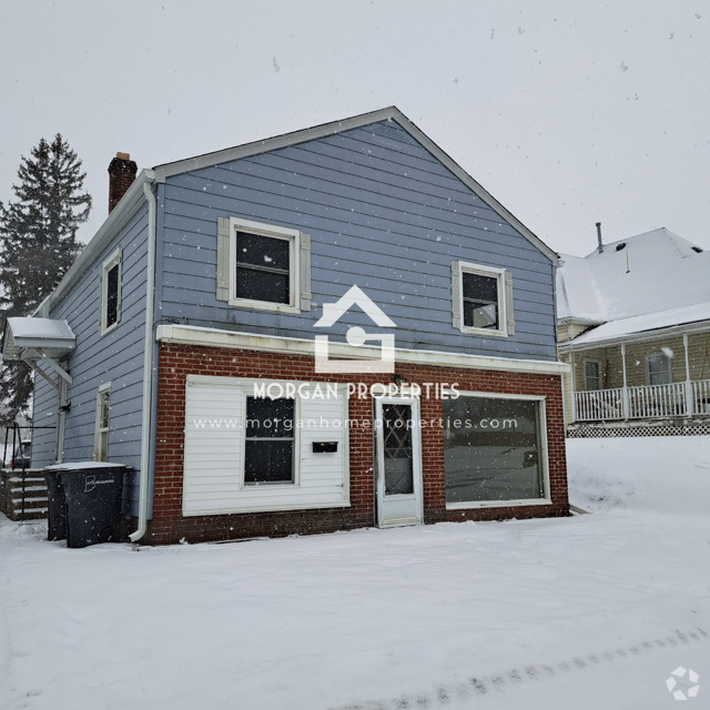 Building Photo - 1301 Main St Unit HALF Rental