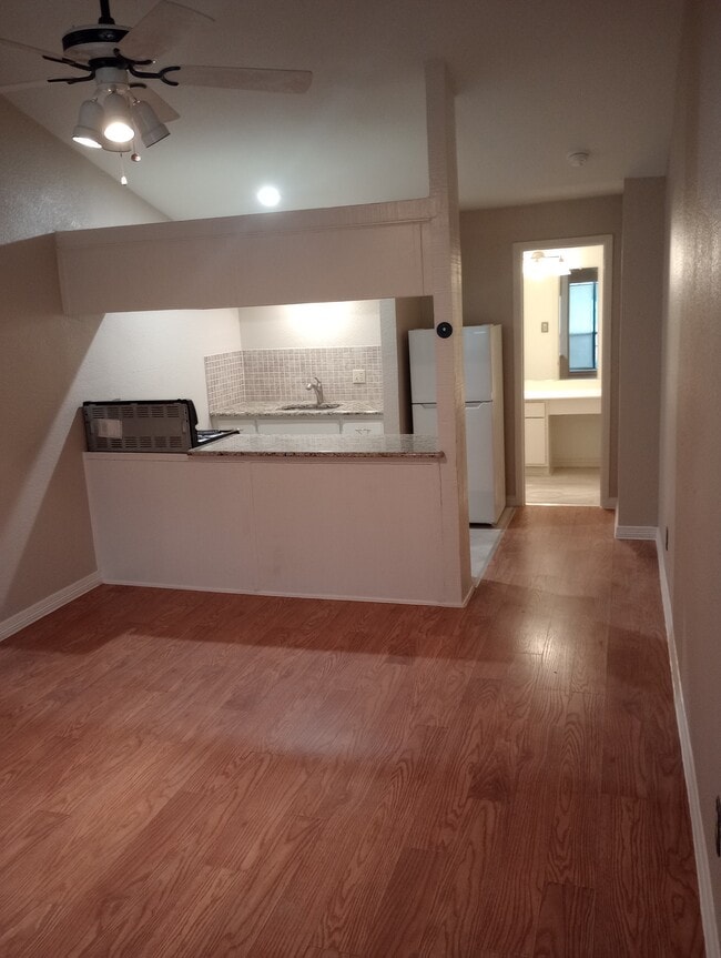 Building Photo - 7152 Fair Oaks Ave Unit 2210