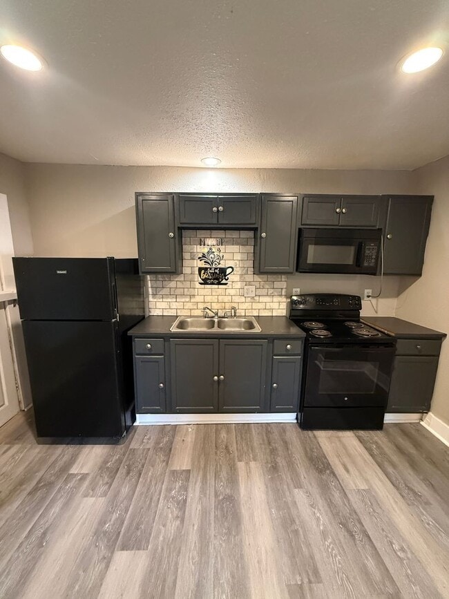 Photo - Fully Renovated 2 Bed / 1 Bath Duplex – Available Now