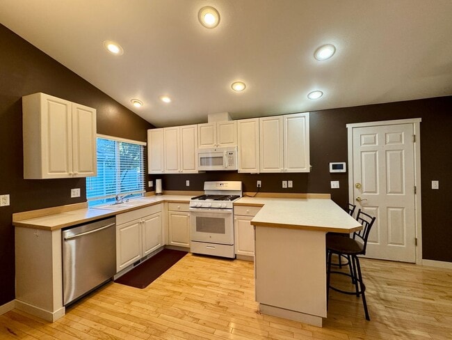 Photo - Lovely 3 bedroom Poulsbo rambler now avail...