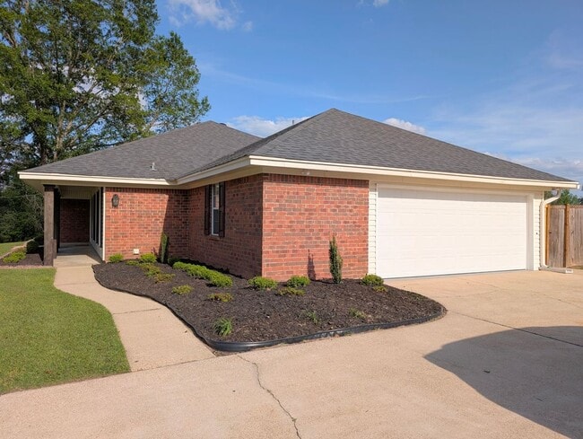 Photo - 531 Pine Hills Dr