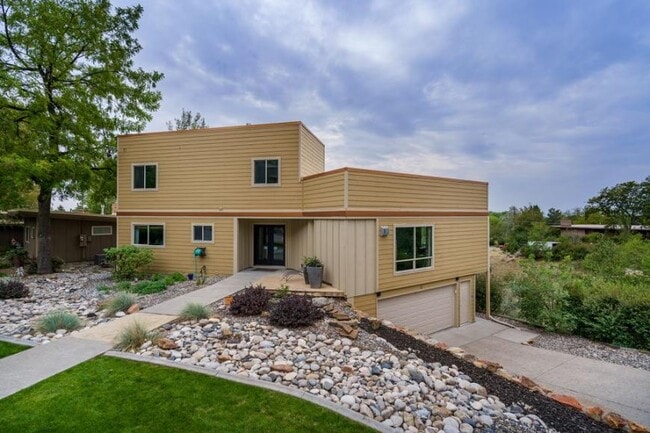 Building Photo - 4 bedroom in Billings MT 59102 Rental