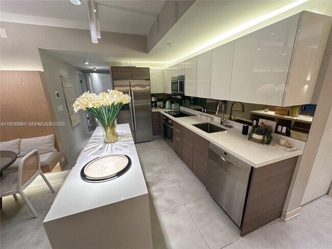 Photo - 1010 SW 2nd Ave Unidad 601