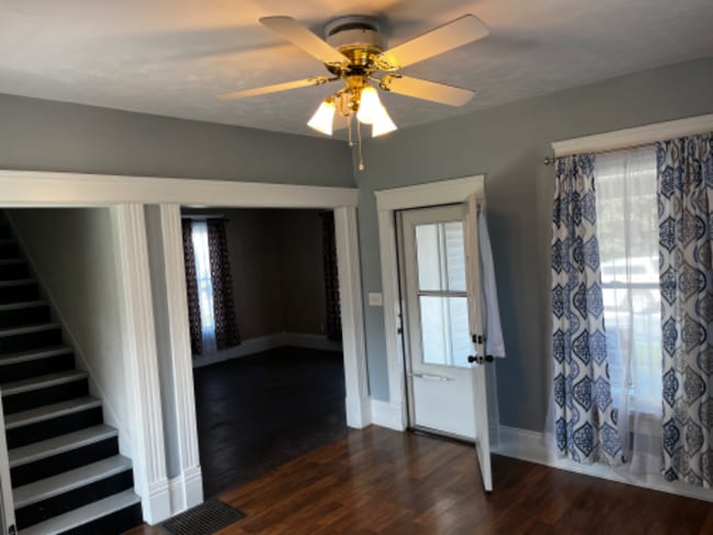 Photo - 900 Stilwell Ave