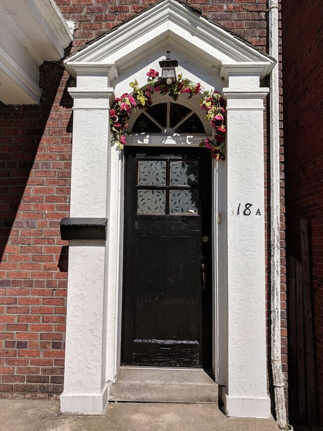 Photo - 118 S Colonial Ave Unit Upper Flat