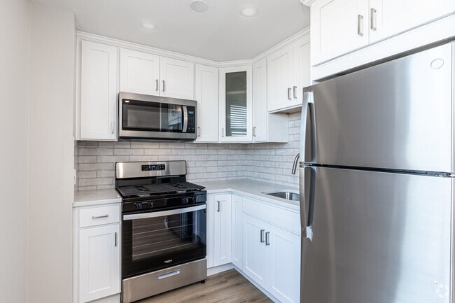 Medium Studio - Kitchen