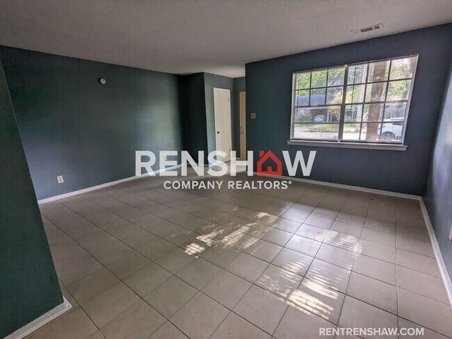 Photo - Charming Duplex - Parkway Village - Now Av...